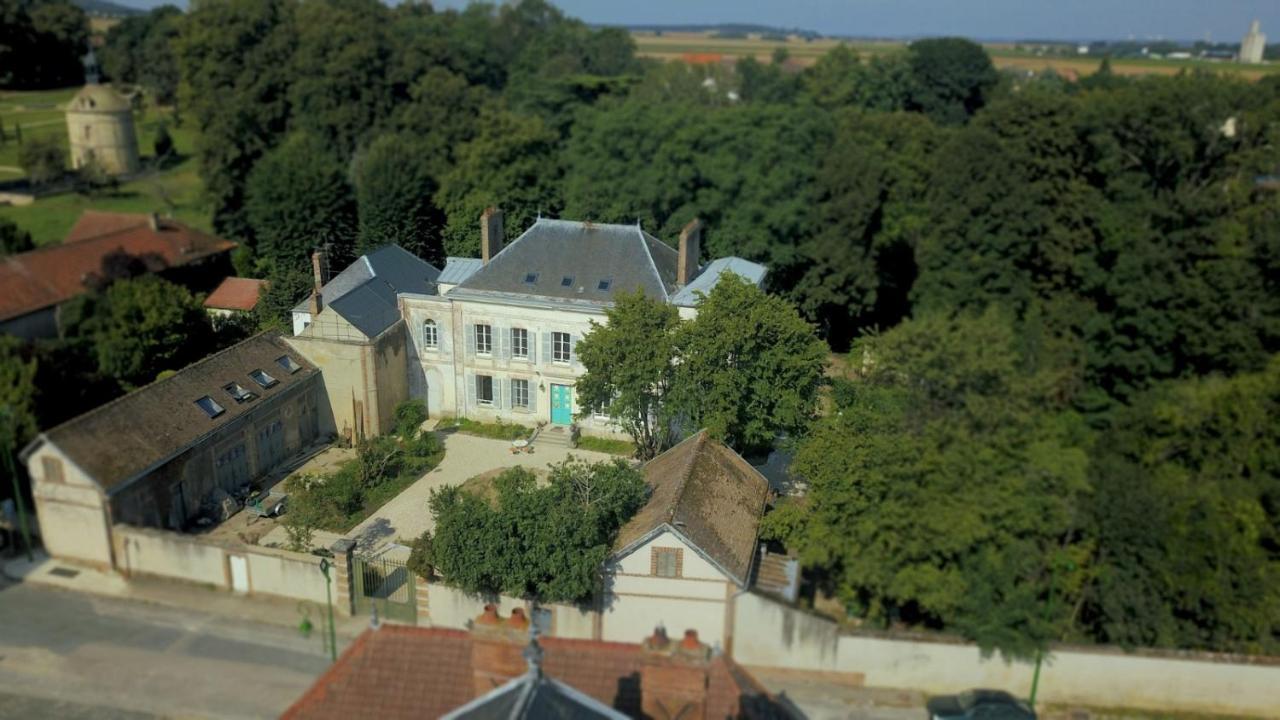 לינה וארוחת בוקר Villeblevin Yxie - Manoir Des Arts מראה חיצוני תמונה